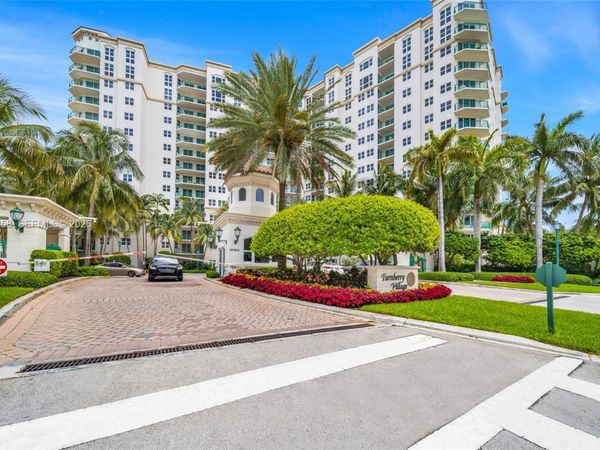 20000 E Country Club Dr , Unit 311, Aventura, FL 33180