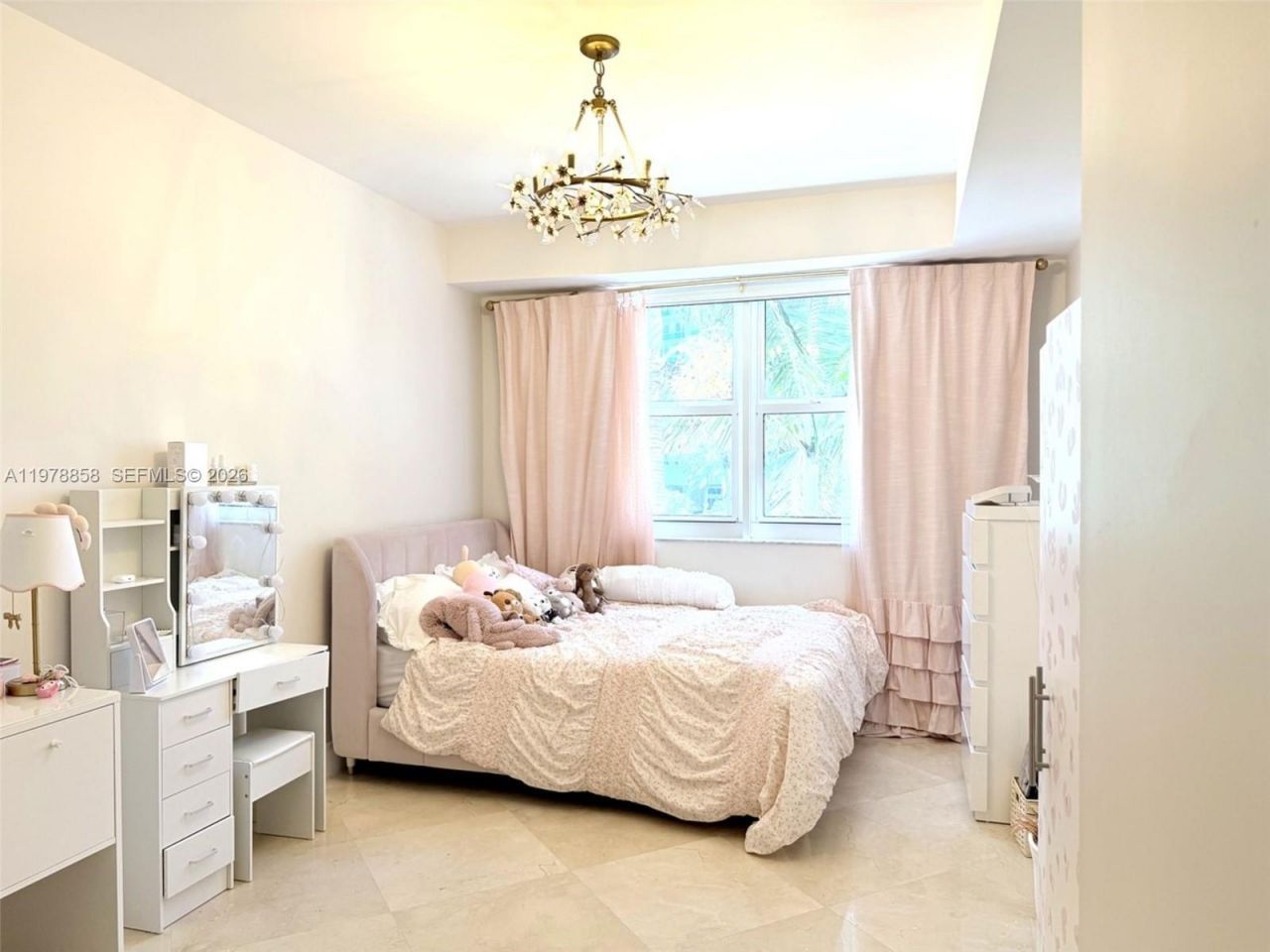 20000 E Country Club Dr , Unit 311, Aventura, FL 33180 Photo