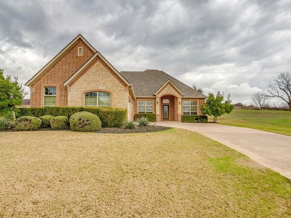 9815 Ravenswood Road , Granbury, TX 76049