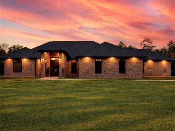 23708 HUTCHINSON Road, Springfield, LA 70462