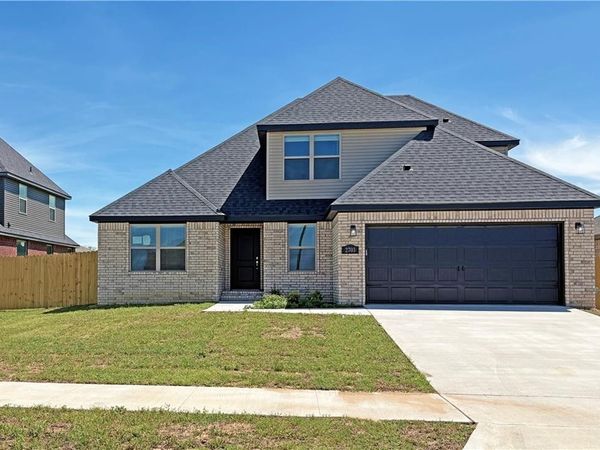 2702 N Bailey Street, Siloam Springs, AR 72761