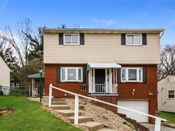1025 CATHERINE DR, Conway, PA 15027