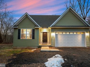 588 ALMSHOUSE ROAD, DOYLESTOWN, PA 18901