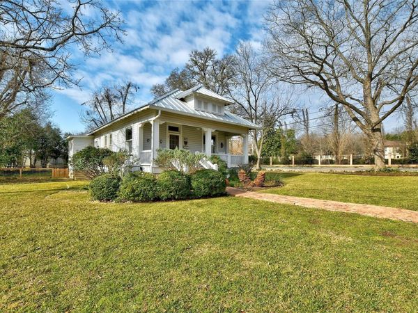 221 N Johnson Ave, San Marcos, TX 78666