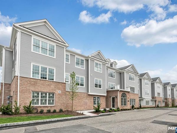 5201 Rio Vista Lane, NORTHVALE, NJ 07647