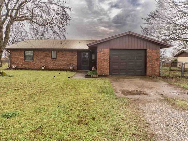 913 W Chickasaw Lane, Stillwater, OK 74075