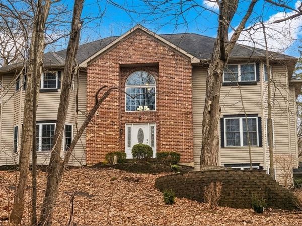 9 Echowood Drive, Algonquin, IL 60102