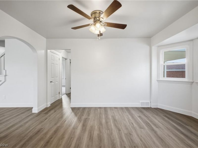 227 E Wilson Street, Struthers, OH 44471 Photo 10