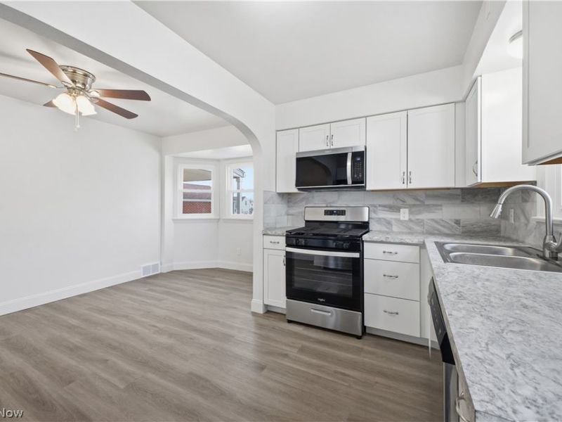 227 E Wilson Street, Struthers, OH 44471 Photo 11