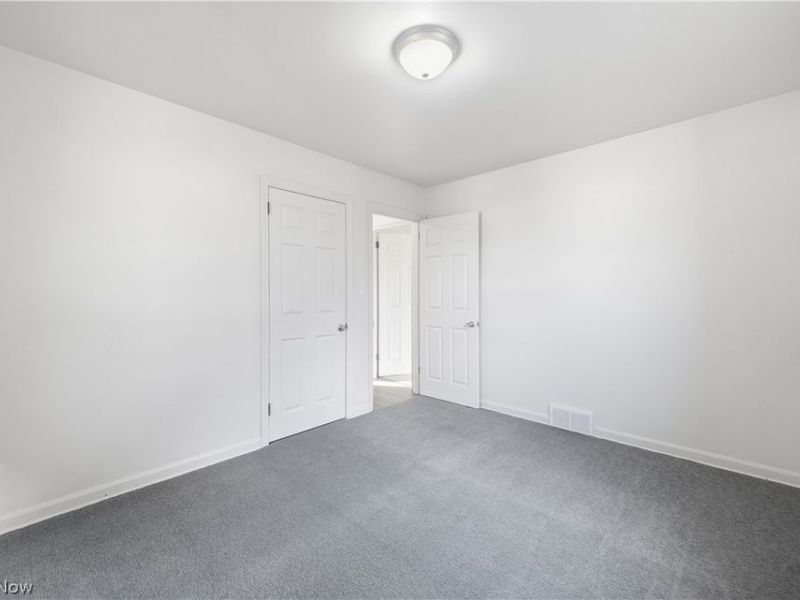 227 E Wilson Street, Struthers, OH 44471 Photo 16