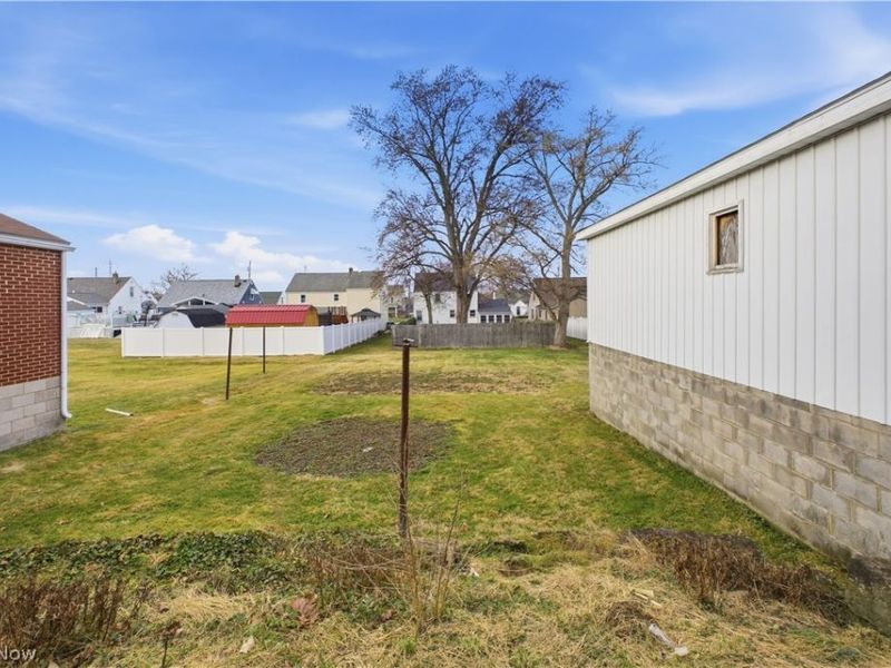 227 E Wilson Street, Struthers, OH 44471 Photo 32