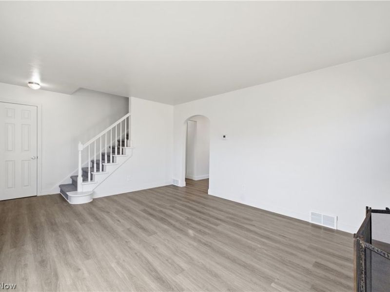 227 E Wilson Street, Struthers, OH 44471 Photo 5