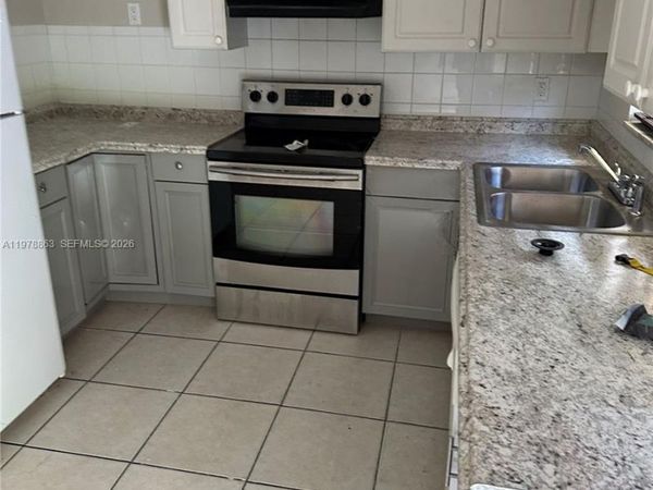 5223 NW 27th St , Unit 9B, Lauderhill, FL 33313