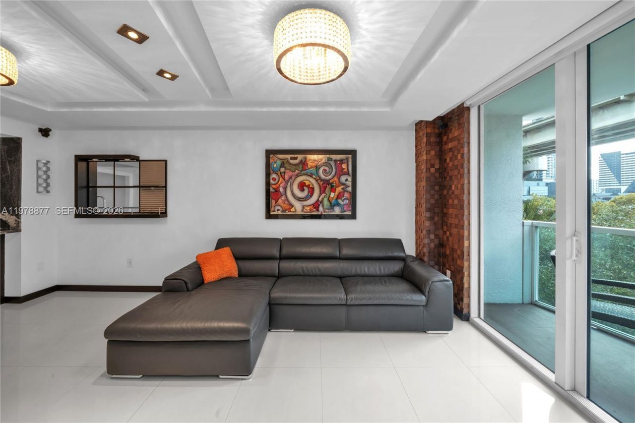 31 SE 5th St, Unit 407, Miami, FL 33131 Photo