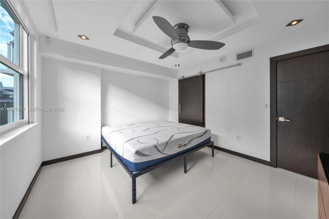 31 SE 5th St, Unit 407, Miami, FL 33131 Photo