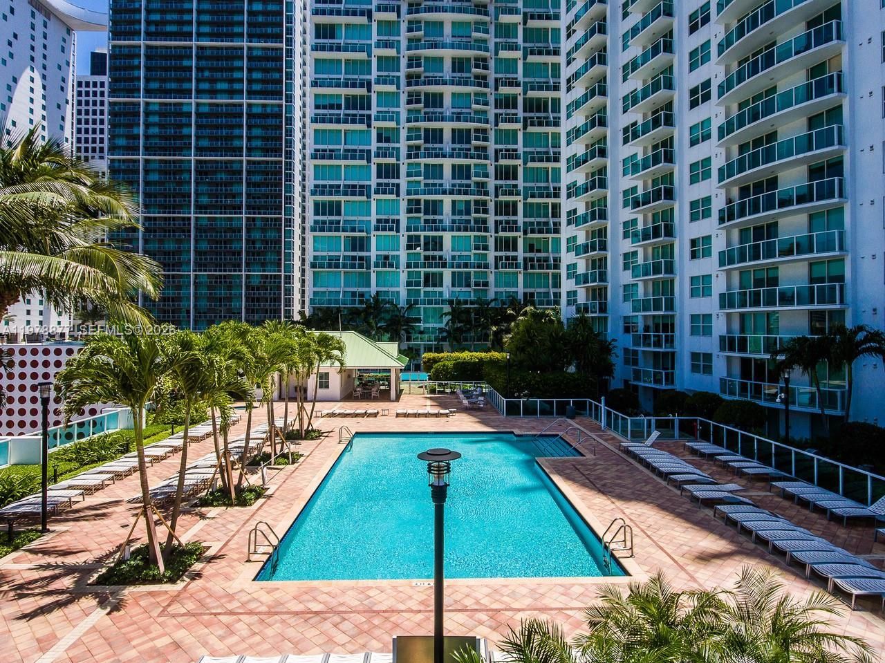 31 SE 5th St, Unit 407, Miami, FL 33131 Photo