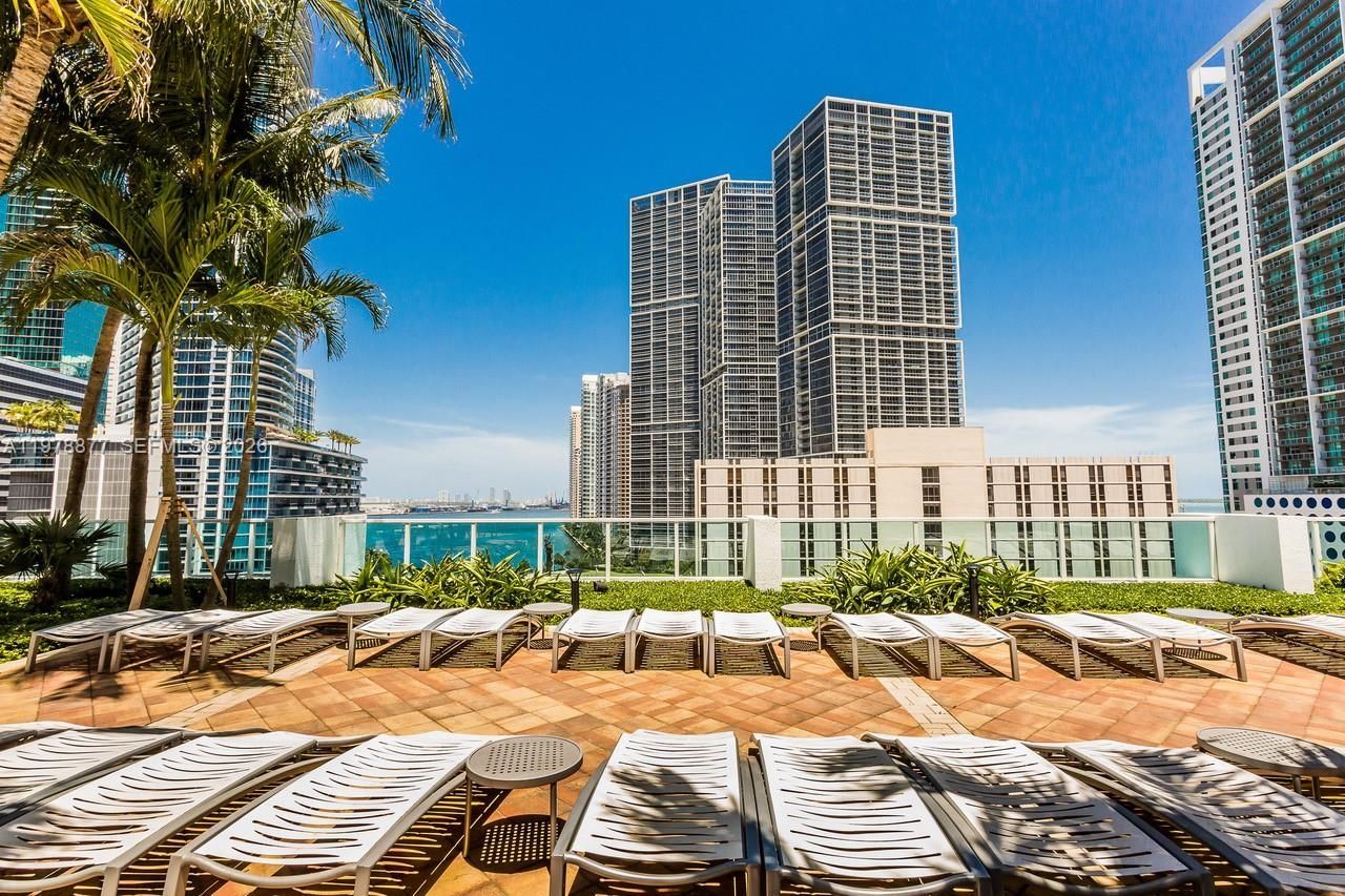 31 SE 5th St, Unit 407, Miami, FL 33131 Photo