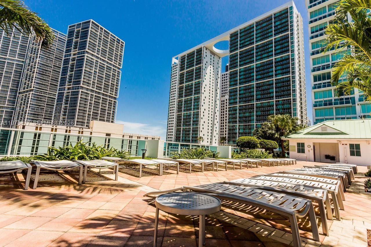 31 SE 5th St, Unit 407, Miami, FL 33131 Photo