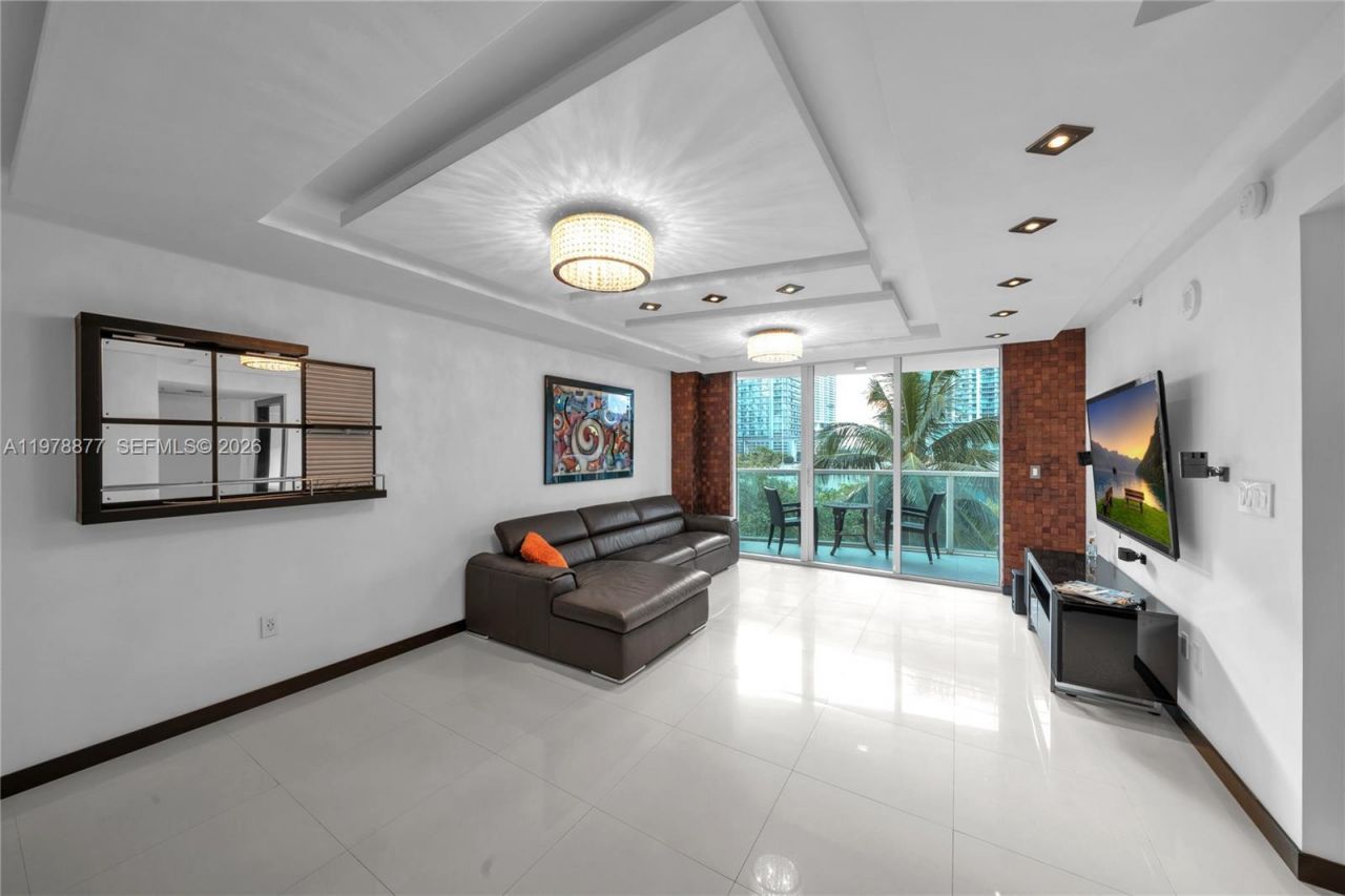 31 SE 5th St, Unit 407, Miami, FL 33131 Photo