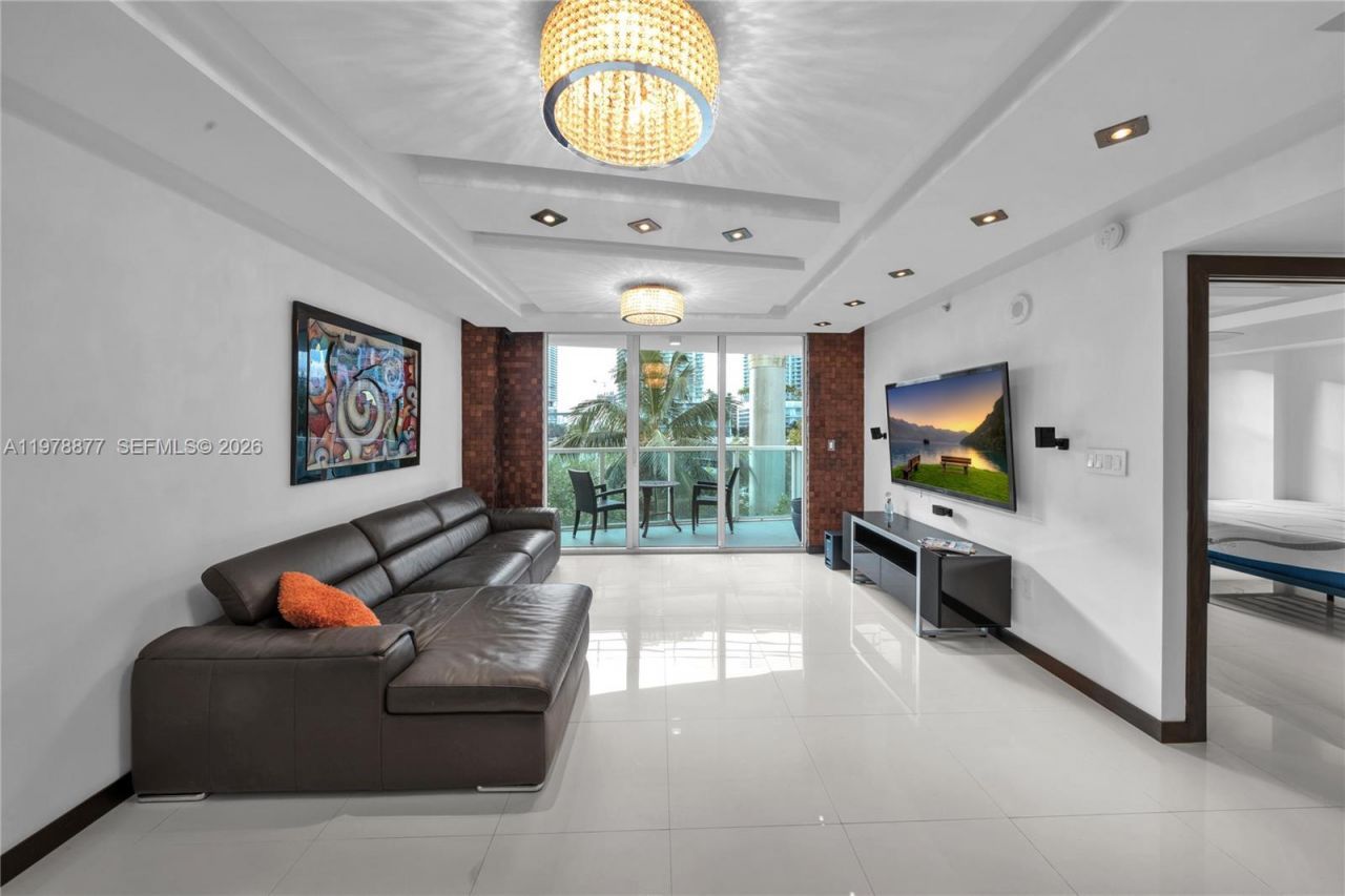 31 SE 5th St, Unit 407, Miami, FL 33131 Photo