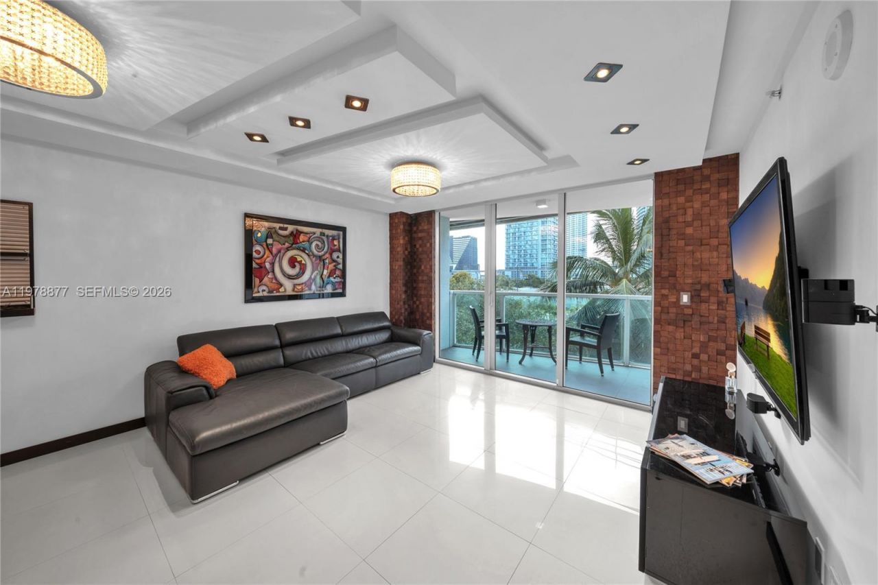 31 SE 5th St, Unit 407, Miami, FL 33131 Photo