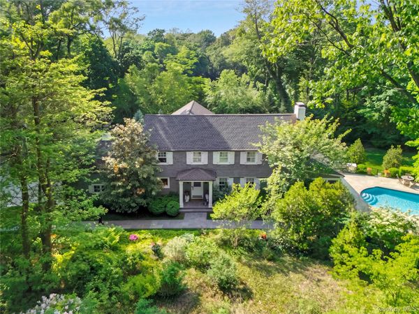 39 Barkers Point Road, Sands Point, NY 11050