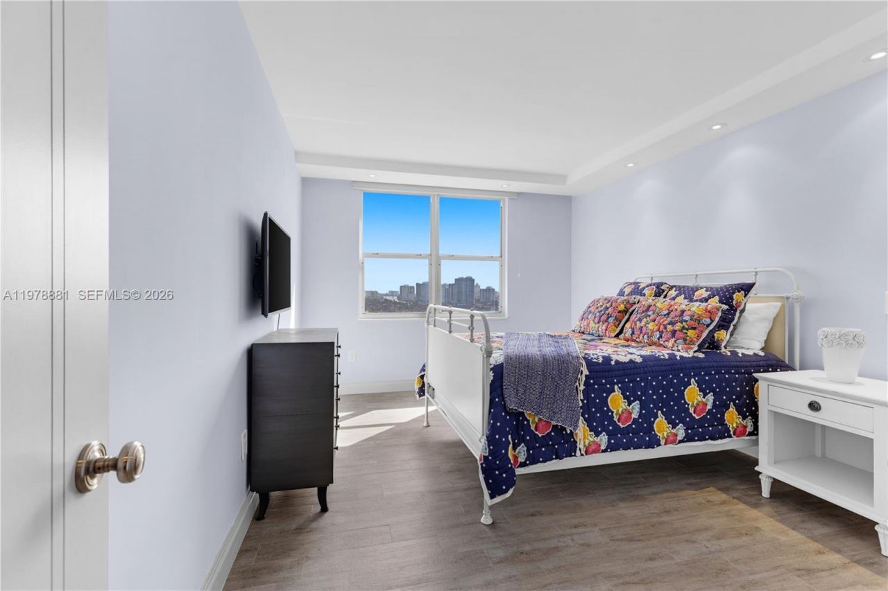 1980 S Ocean Dr, Unit 16Q, Hallandale Beach, FL 33009 Photo