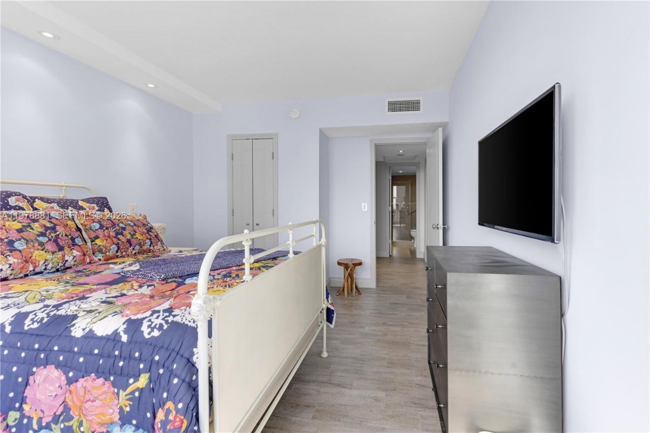 1980 S Ocean Dr, Unit 16Q, Hallandale Beach, FL 33009 Photo