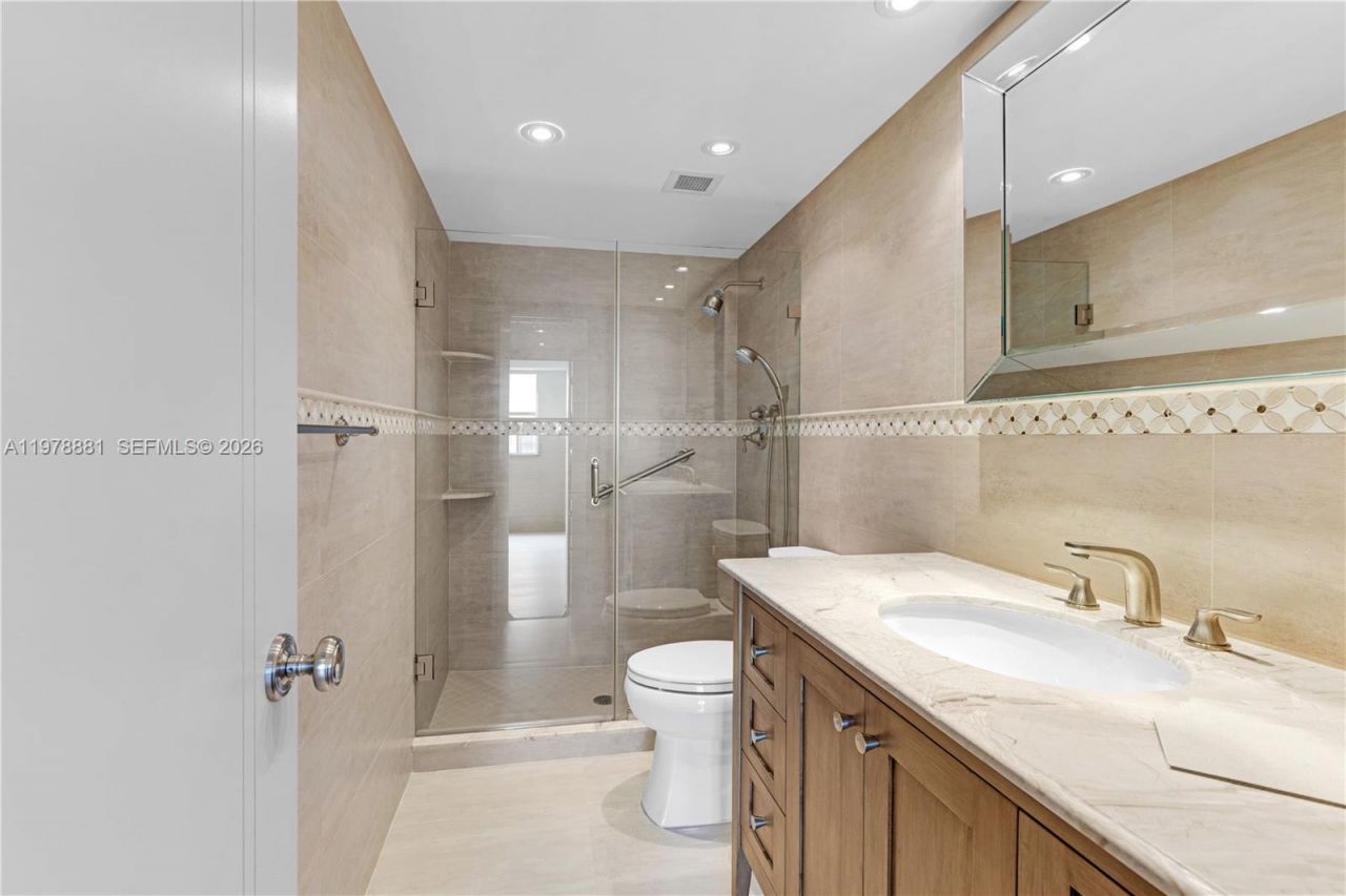 1980 S Ocean Dr, Unit 16Q, Hallandale Beach, FL 33009 Photo