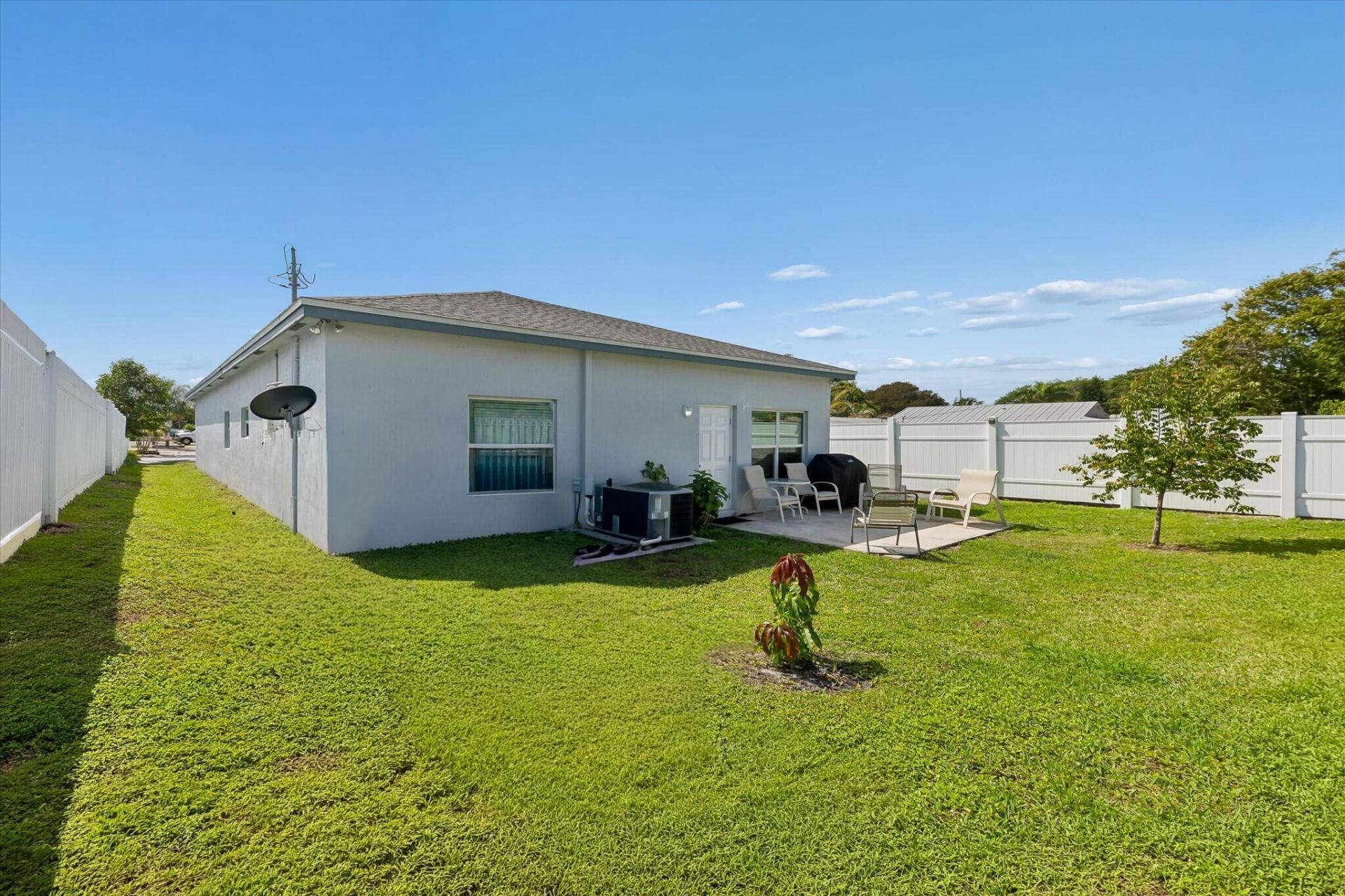 525 NW 12th Avenue, Boynton Beach, FL 33435 Photo