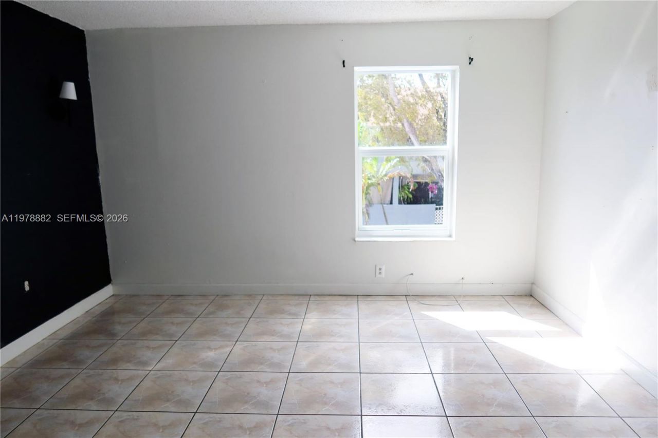 1725 W 60th St , Unit F330, Hialeah, FL 33012 Photo