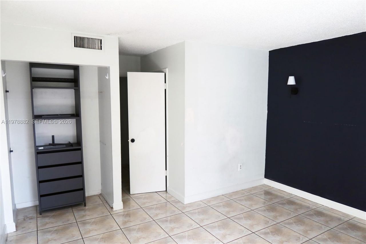 1725 W 60th St , Unit F330, Hialeah, FL 33012 Photo