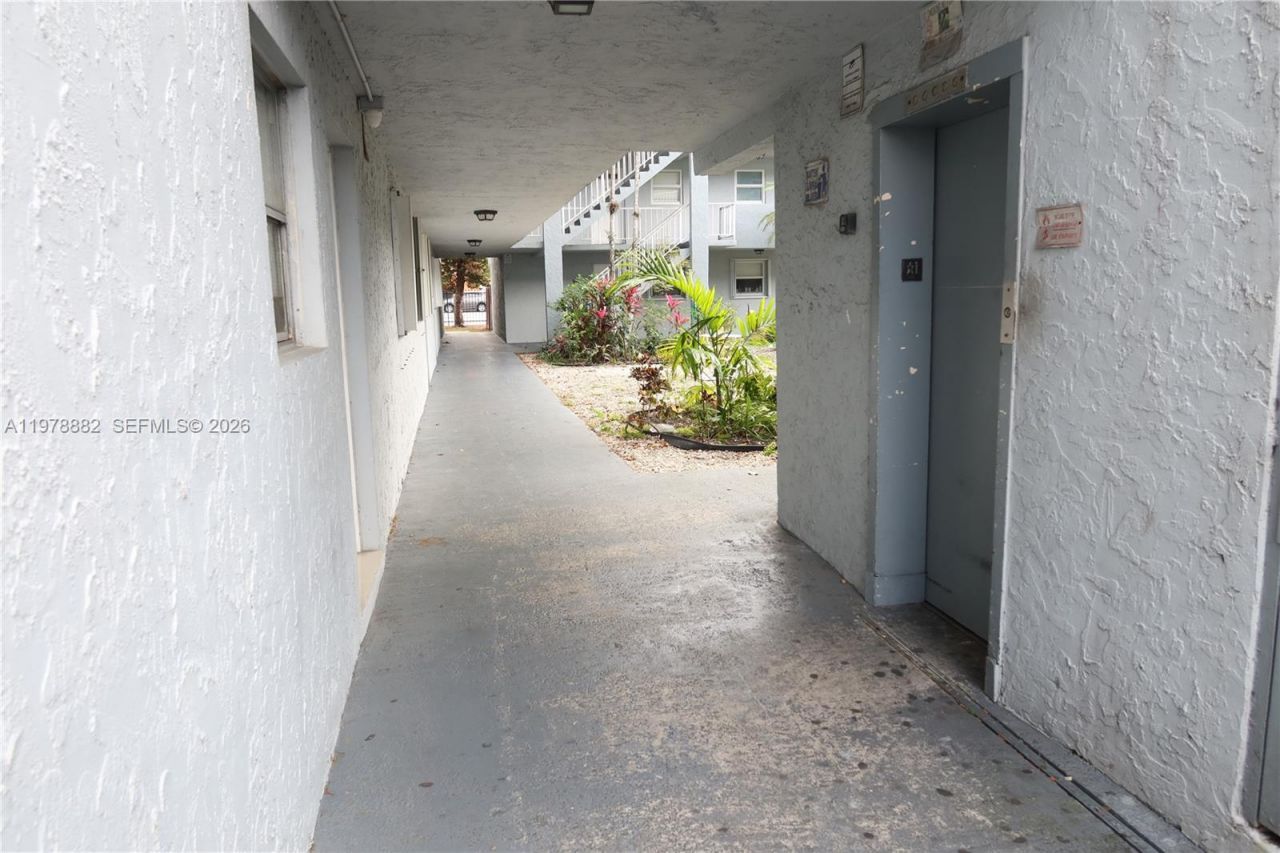 1725 W 60th St , Unit F330, Hialeah, FL 33012 Photo