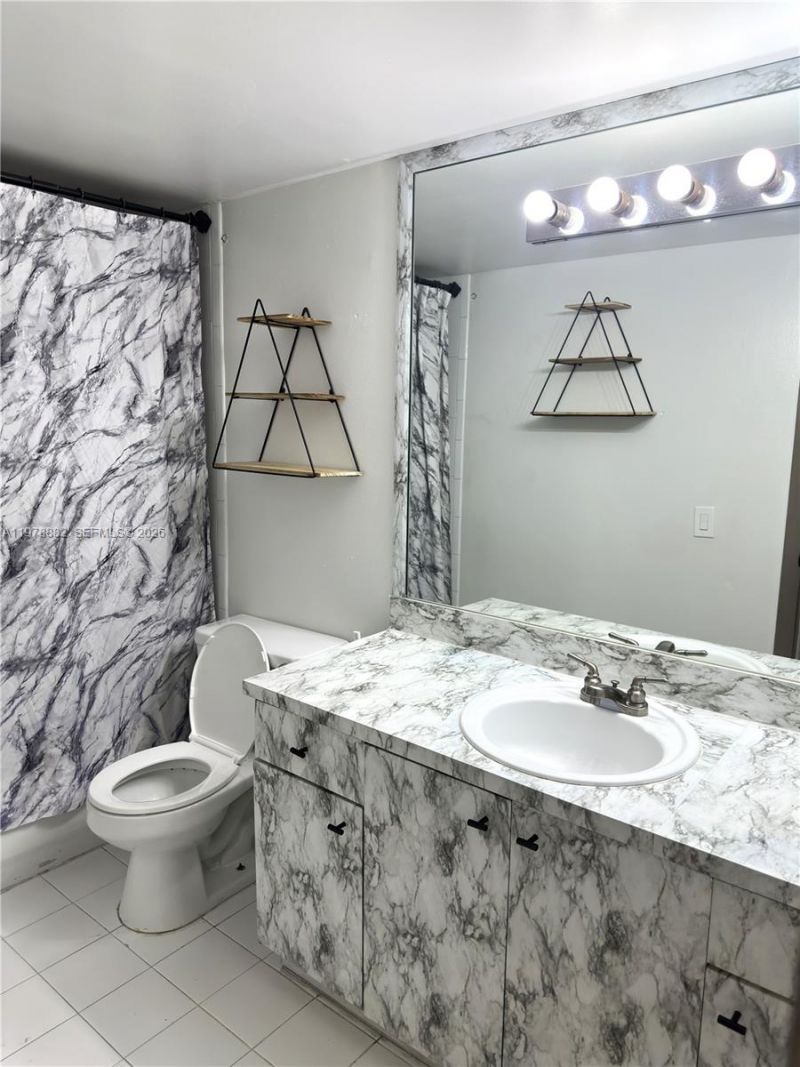 1725 W 60th St , Unit F330, Hialeah, FL 33012 Photo