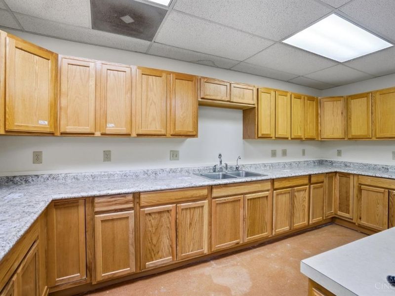 3751 Warsaw Avenue, Cincinnati, OH 45205 Photo 27