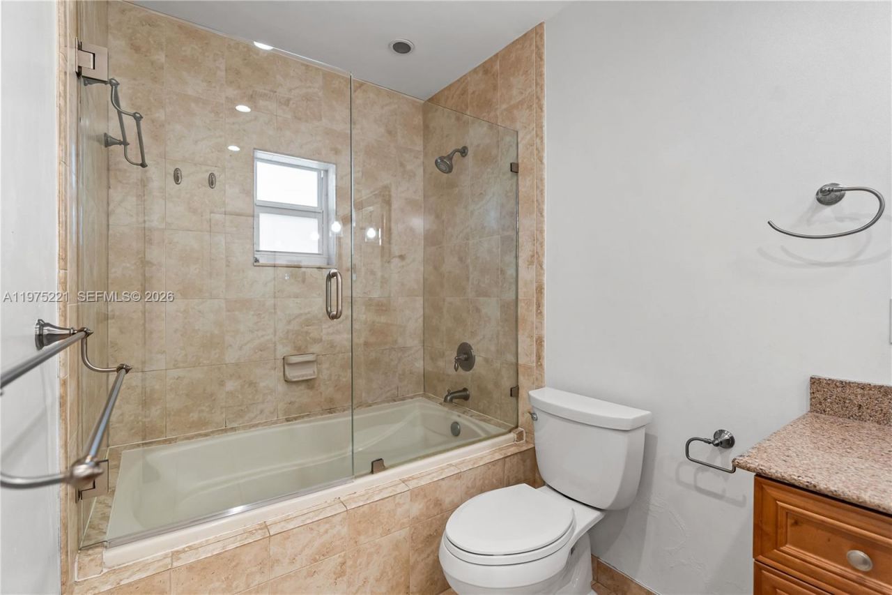 7521 SW 175th St, Palmetto Bay, FL 33157 Photo