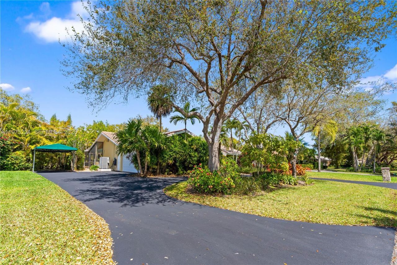 7521 SW 175th St, Palmetto Bay, FL 33157 Photo