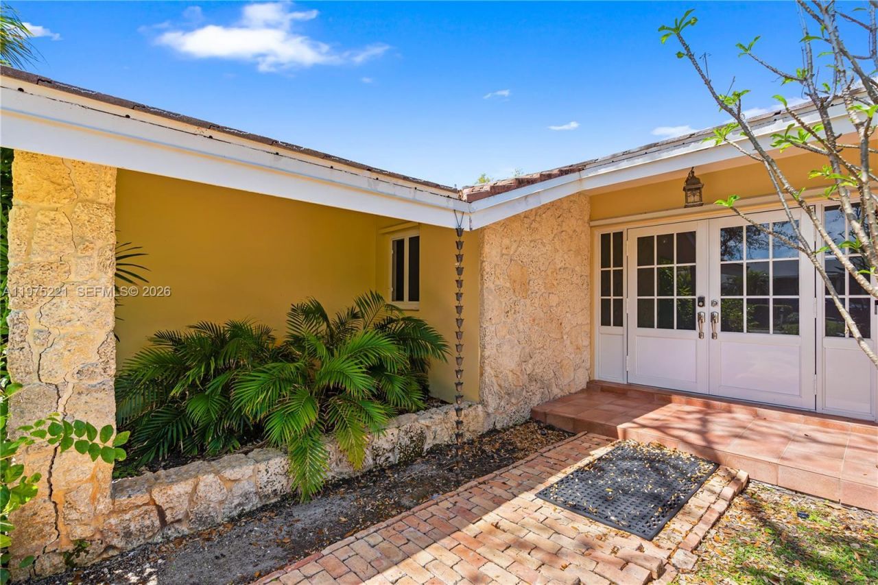 7521 SW 175th St, Palmetto Bay, FL 33157 Photo