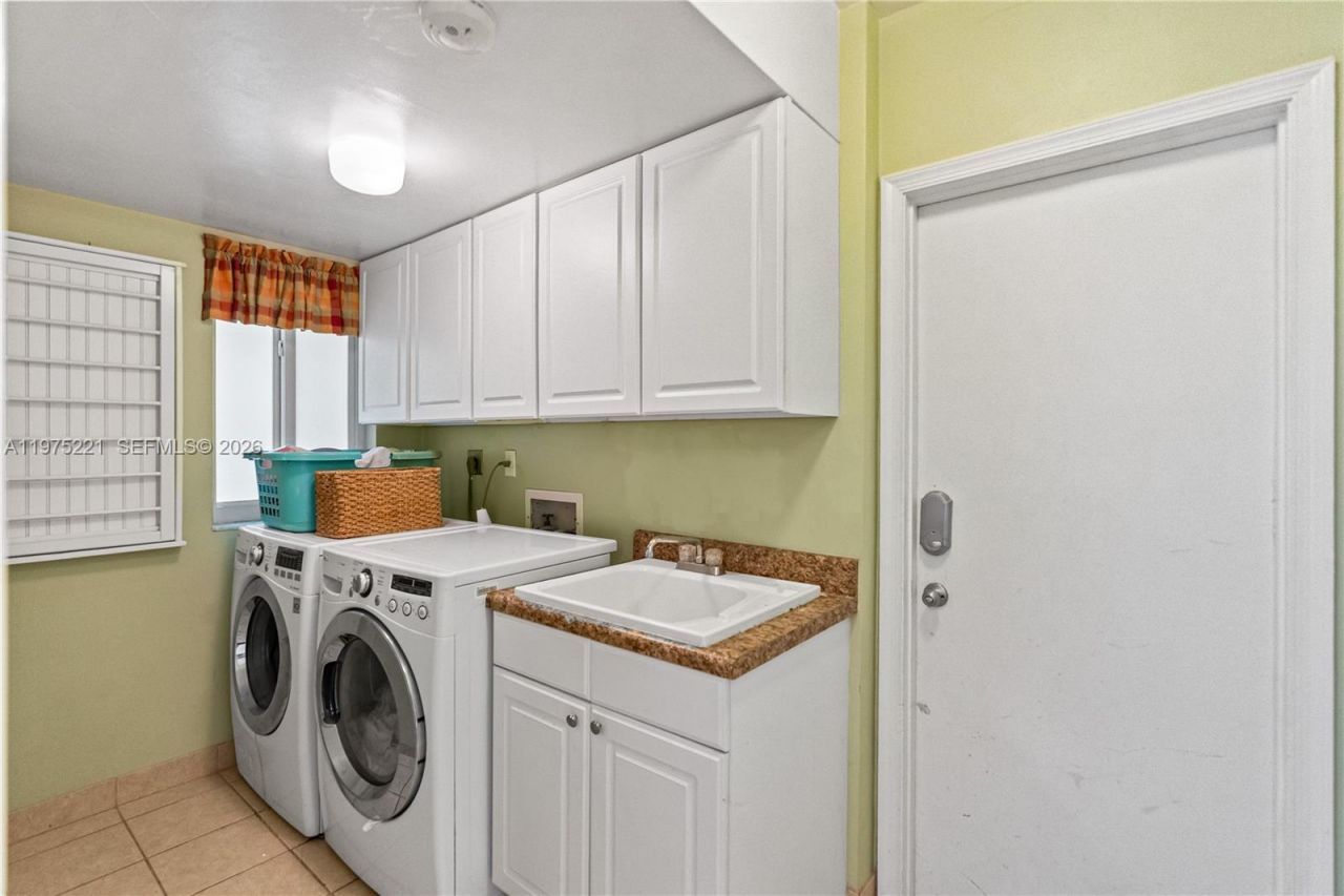 7521 SW 175th St, Palmetto Bay, FL 33157 Photo