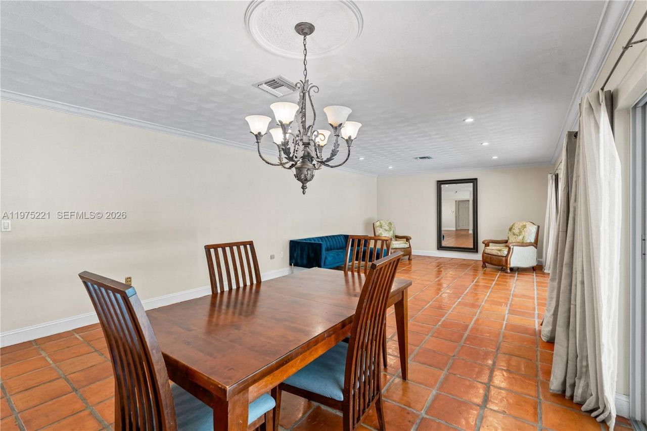 7521 SW 175th St, Palmetto Bay, FL 33157 Photo