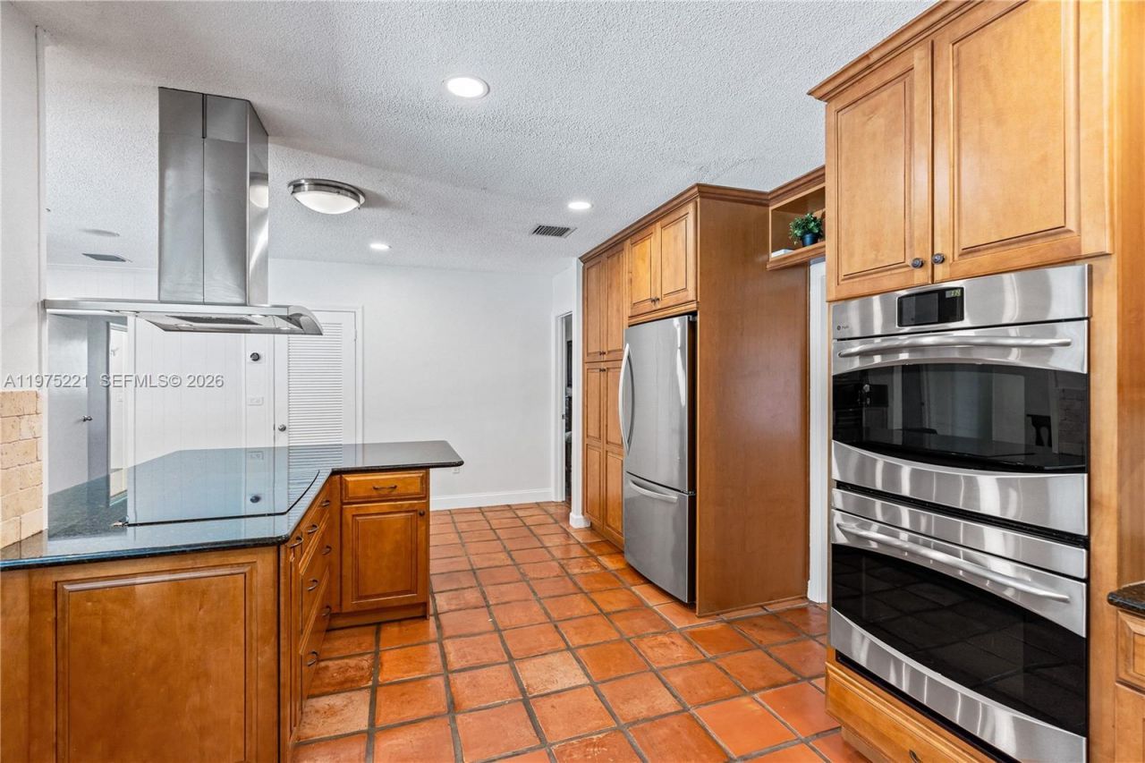 7521 SW 175th St, Palmetto Bay, FL 33157 Photo