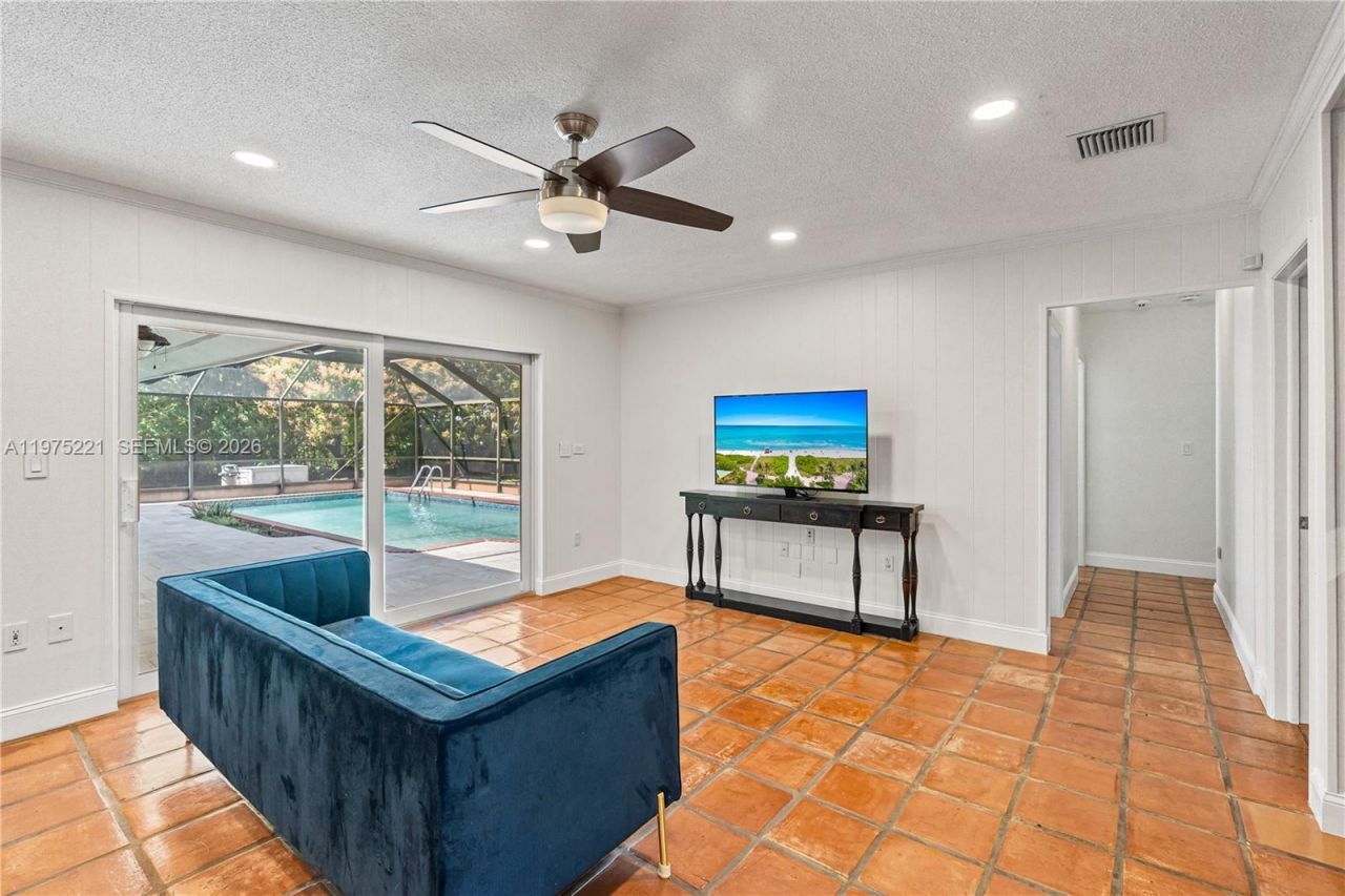 7521 SW 175th St, Palmetto Bay, FL 33157 Photo