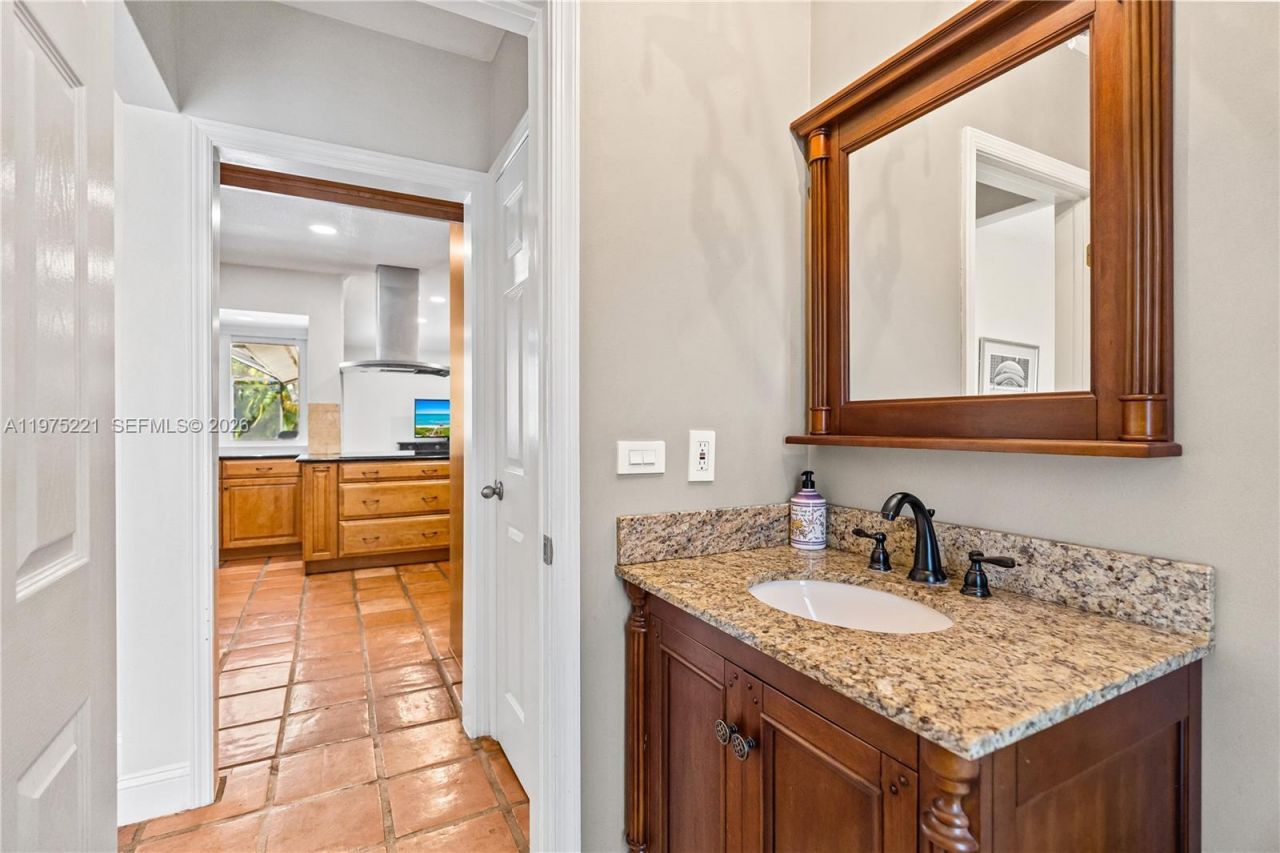 7521 SW 175th St, Palmetto Bay, FL 33157 Photo