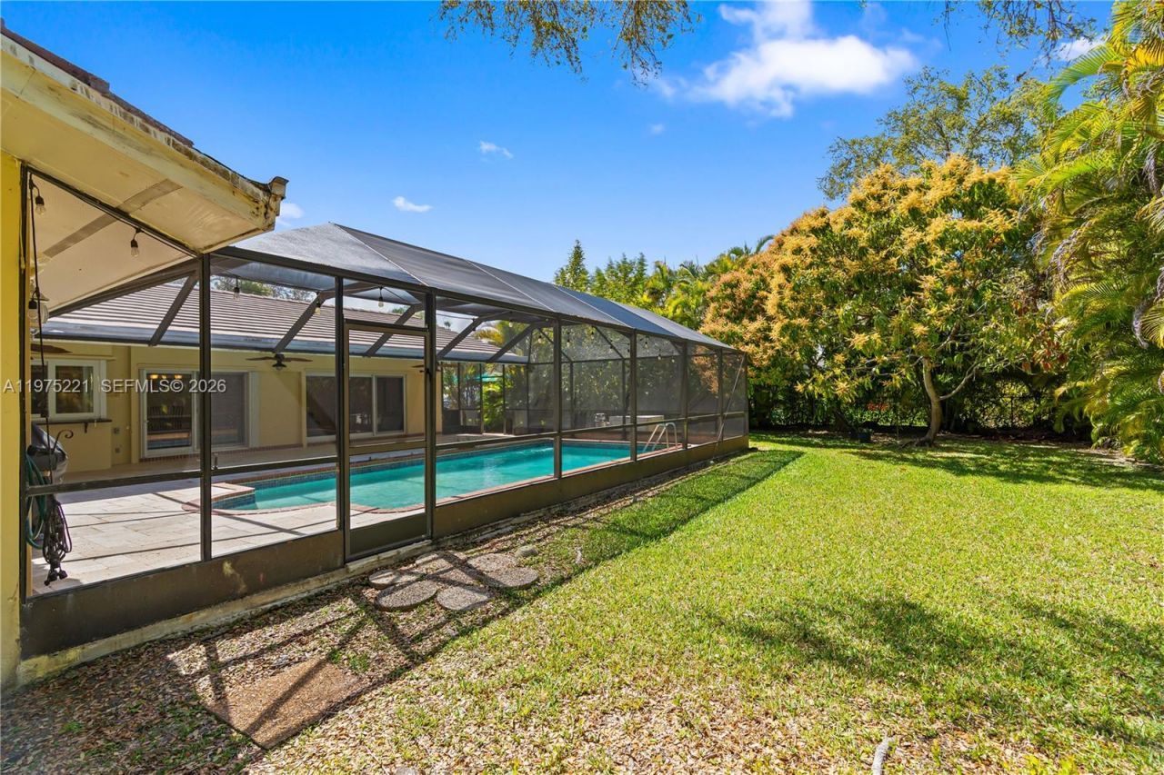 7521 SW 175th St, Palmetto Bay, FL 33157 Photo