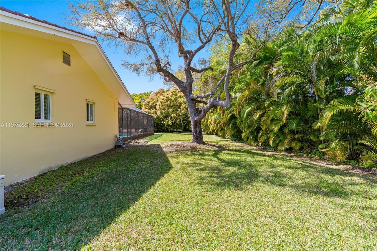 7521 SW 175th St, Palmetto Bay, FL 33157 Photo