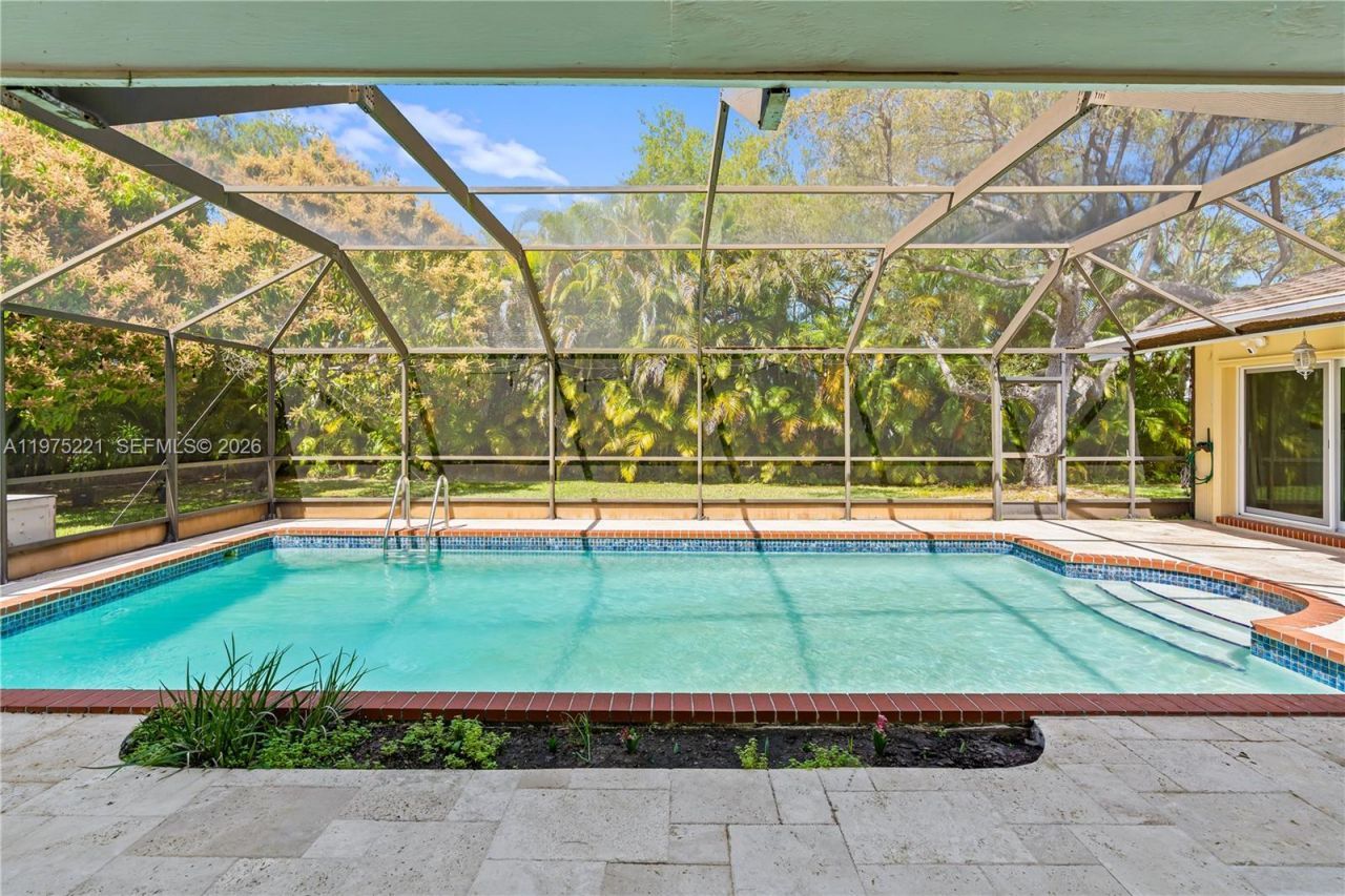 7521 SW 175th St, Palmetto Bay, FL 33157 Photo