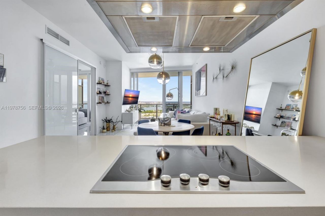 1100 Biscayne Blvd , Unit 4002, Miami, FL 33132 Photo