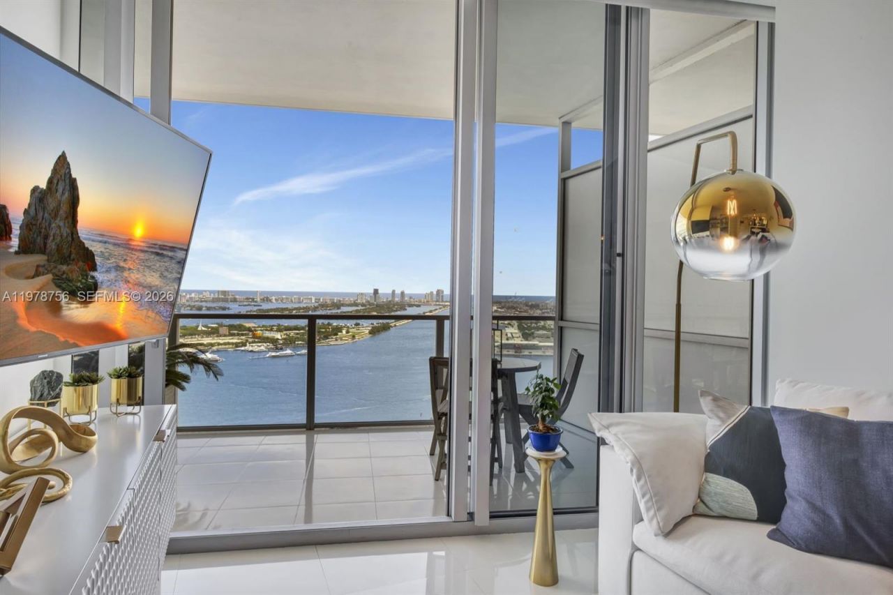 1100 Biscayne Blvd , Unit 4002, Miami, FL 33132 Photo