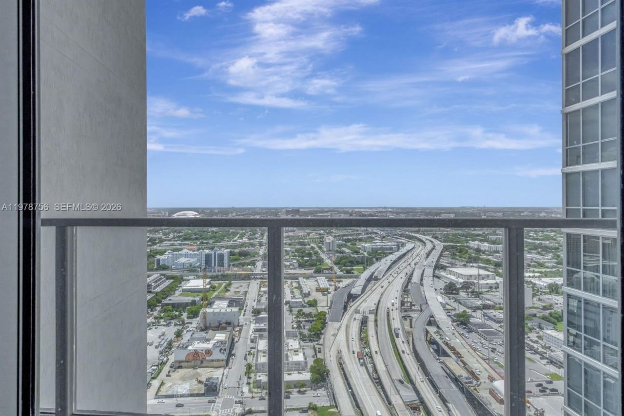 1100 Biscayne Blvd , Unit 4002, Miami, FL 33132 Photo