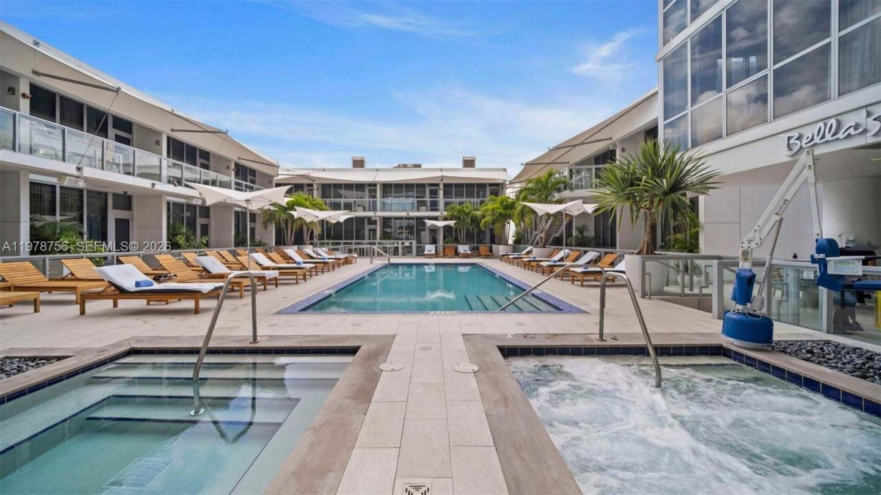 1100 Biscayne Blvd , Unit 4002, Miami, FL 33132 Photo